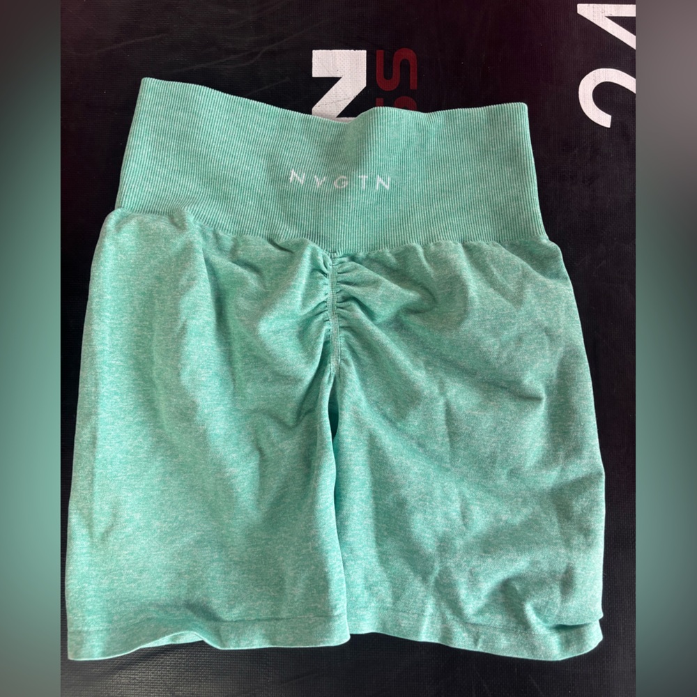 NVGTN Mint scrunch seamless shorts small